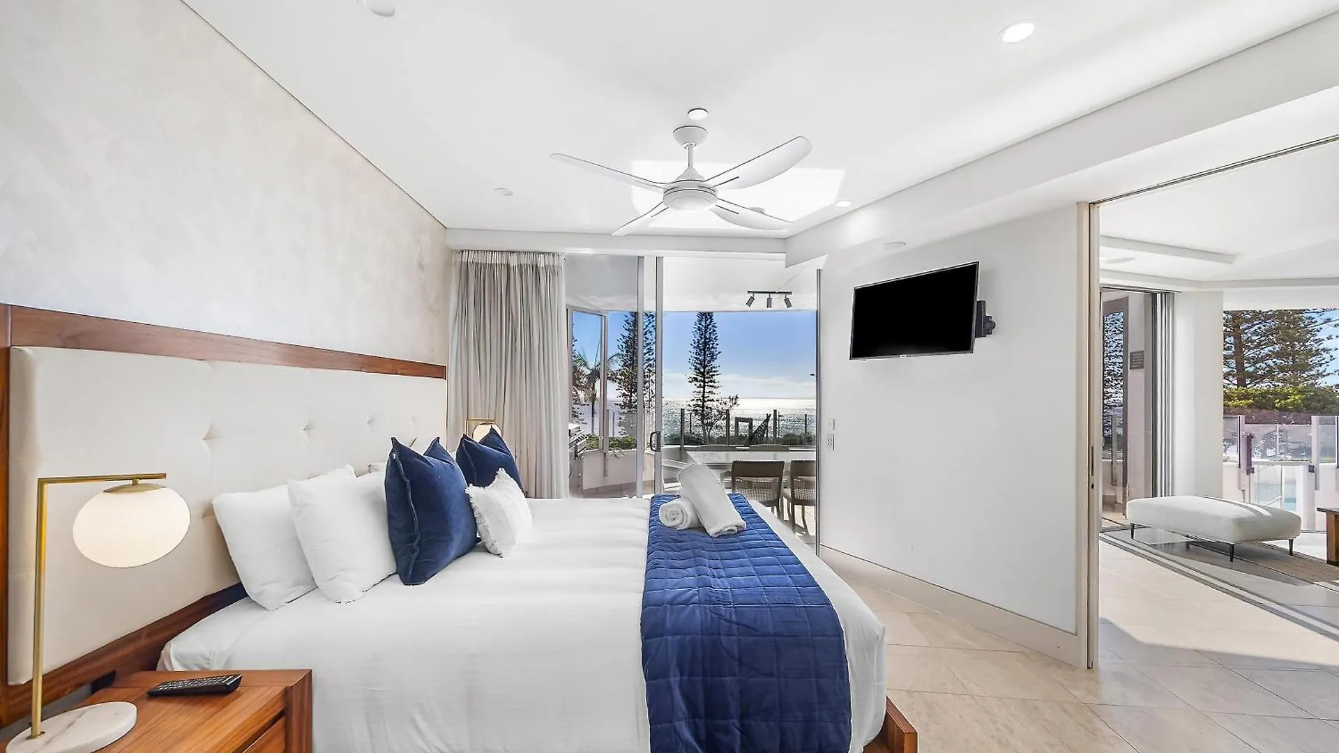 Lägenhet Oceans Apt 203- 5-Star Luxury Beachfront Escape Mooloolaba Australien